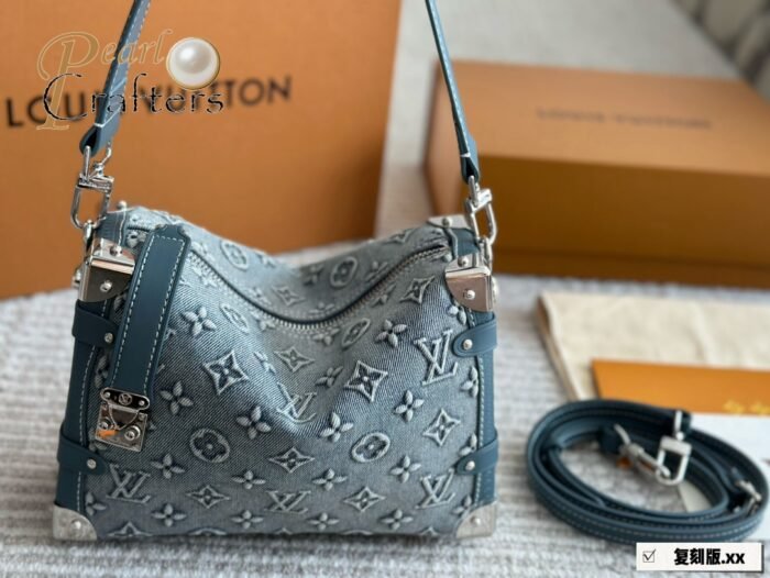 ⁦Louis Vuitton Denim Soft Trunk Shoulder Bag Handbag⁩ - الصورة ⁦1⁩