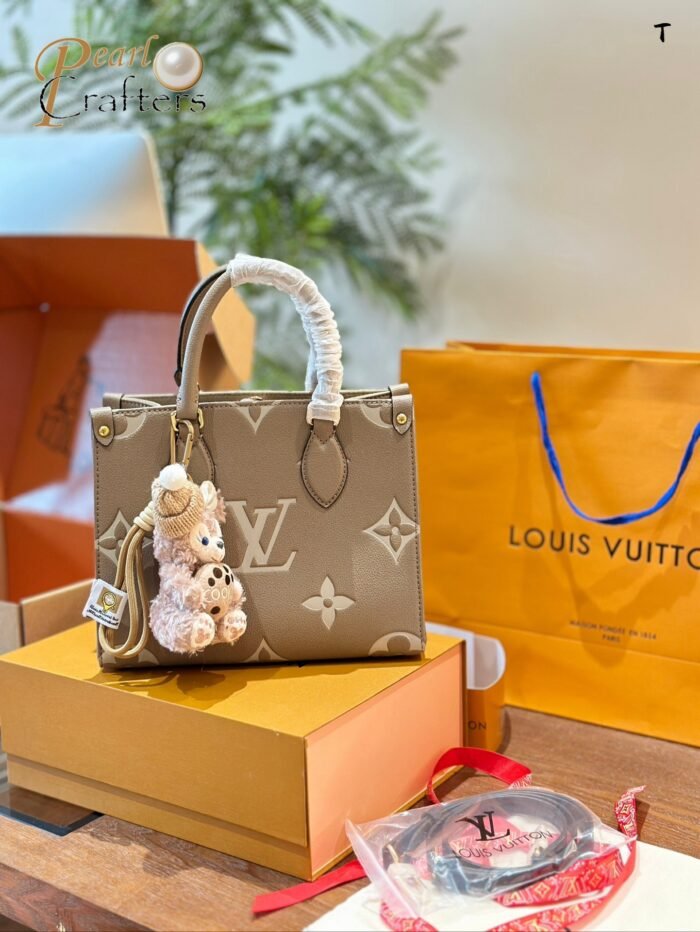 ⁦Louis Vuitton Onthego 25cm Shoulder Bag Handbag⁩ - الصورة ⁦4⁩