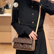 ⁦Louis Vuitton LV Handbag Shoulder Satchel⁩ - الصورة ⁦3⁩