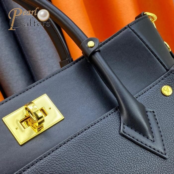 ⁦Louis Vuitton LV On My Side MM Black Leather Shoulder Bag Handbag⁩ - الصورة ⁦6⁩
