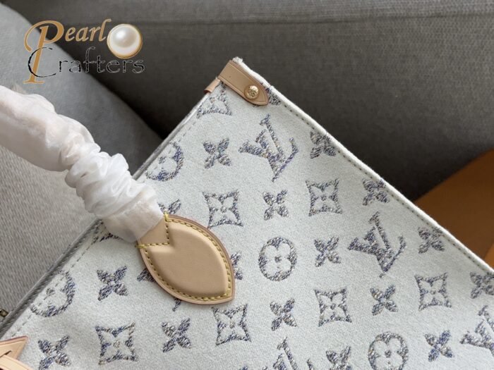 Louis Vuitton LV Onthego Handbag Shoulder Bag Totes - Image 5