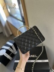 ⁦Chanel  Fortune Pearl-Handle Bag⁩ - الصورة ⁦11⁩