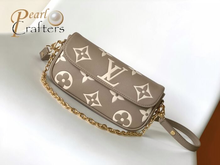 ⁦Louis Vuitton 10A Handbag Shoulder Bag Top Mirror Quality Version Wallet on Chain Ivy M82211⁩ - الصورة ⁦1⁩