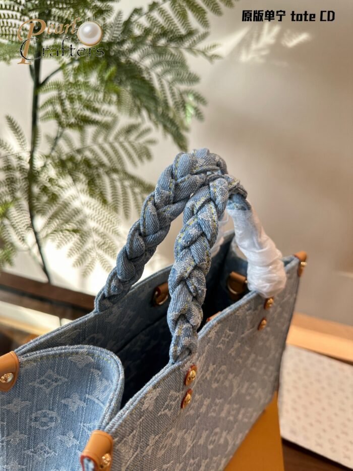 ⁦Louis Vuitton Onthego Denim Shoulder Bag Handbag⁩ - الصورة ⁦6⁩