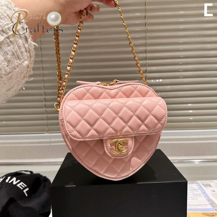 ⁦Chanel  Peach Pericardium Across The Body Bag⁩ - الصورة ⁦2⁩