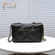 ⁦Chanel Chanel Lambskin Quilted Small 19 Flap Shoulder Bag Handbag⁩ - الصورة ⁦3⁩