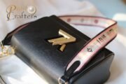 ⁦Louis Vuitton LV Twist Shoulder Crossbody Handbag⁩ - الصورة ⁦7⁩