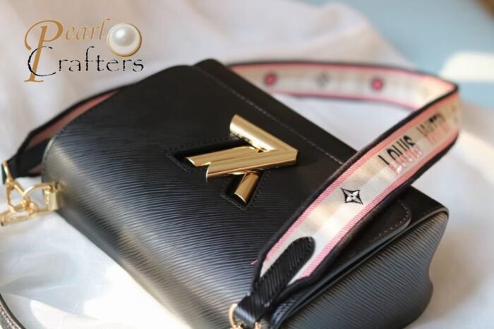 ⁦Louis Vuitton LV Twist Shoulder Crossbody Handbag⁩ - الصورة ⁦7⁩