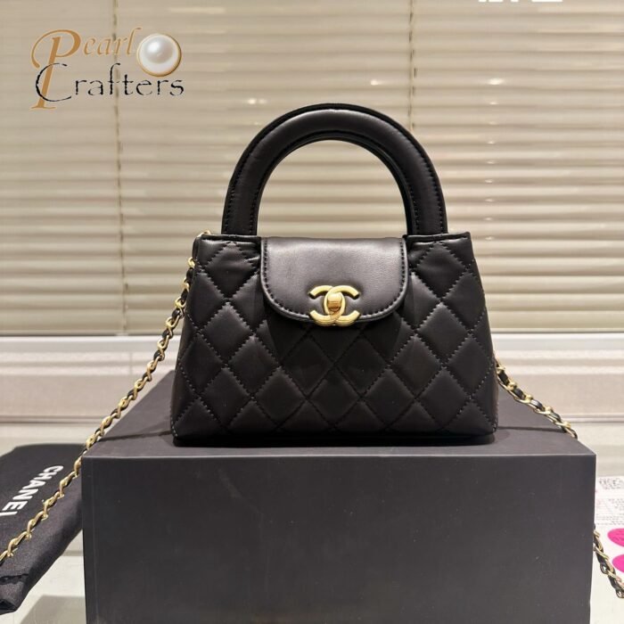 ⁦Chanel Shiny Aged Calfskin Quilted Nano Kelly Shopper Bag⁩ - الصورة ⁦2⁩