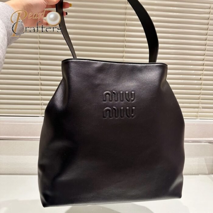 Miumiu Hobo Leather Shoulder Handbag - Image 4