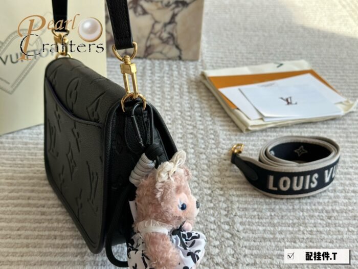 Louis Vuitton DIANE Shoulder Bag Handbag - Image 3