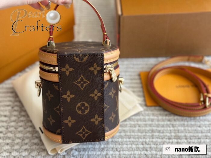⁦Louis Vuitton Cannes Shoulder Bag Handbag⁩ - الصورة ⁦4⁩