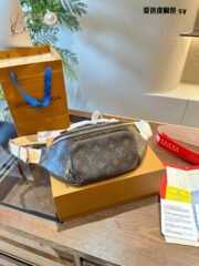 ⁦Louis Vuitton RUSH Shoulder Bag Handbag⁩ - الصورة ⁦9⁩