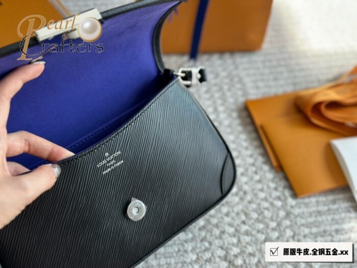 ⁦Louis Vuitton Buci Shoulder Bag Handbag⁩ - الصورة ⁦7⁩