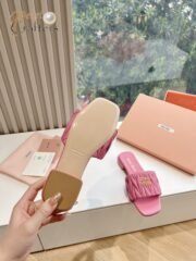 ⁦Miu Miu Slipper Sandals Low Heel Shoes⁩ - الصورة ⁦9⁩