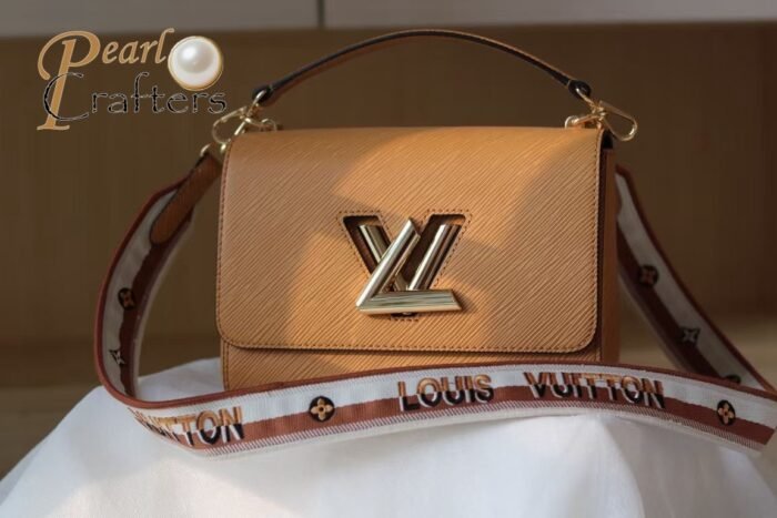 ⁦Louis Vuitton LV Twist Shoulder Crossbody Handbag⁩ - الصورة ⁦5⁩