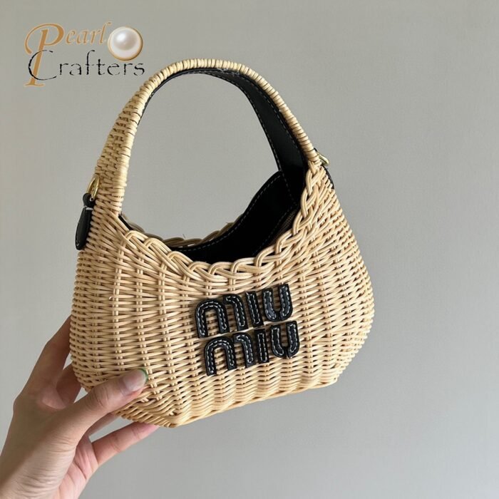 ⁦Miumiu Hobo Woven Wicker Shoulder Bag Crossbody Bag⁩ - الصورة ⁦5⁩