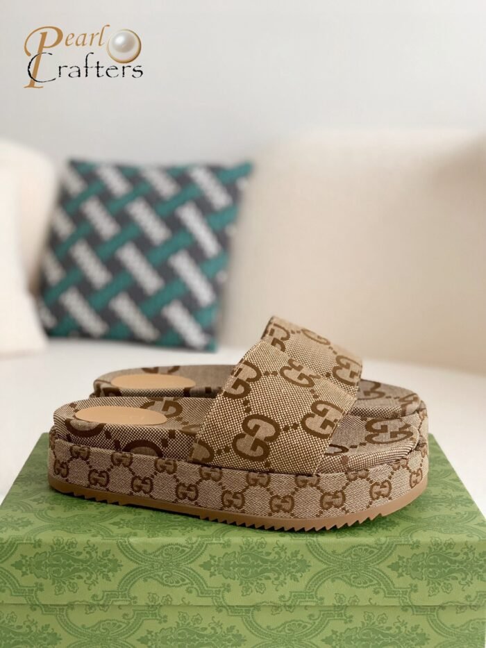 Gucci Ladies Slippers Sandals - Image 1