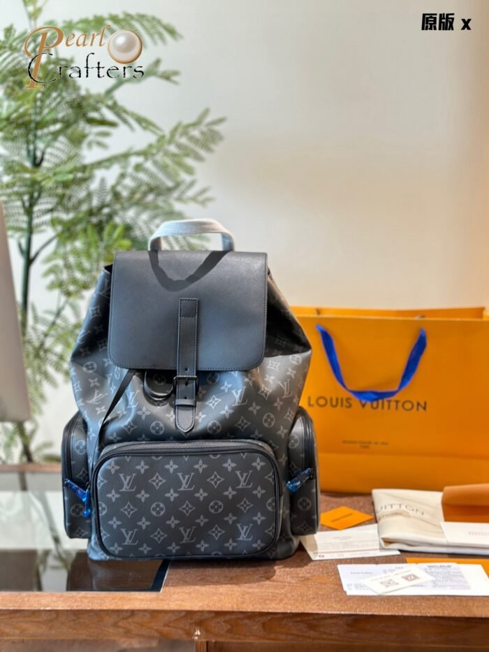 ⁦Louis Vuitton TRIO Backpack Bag Handbag⁩ - الصورة ⁦2⁩