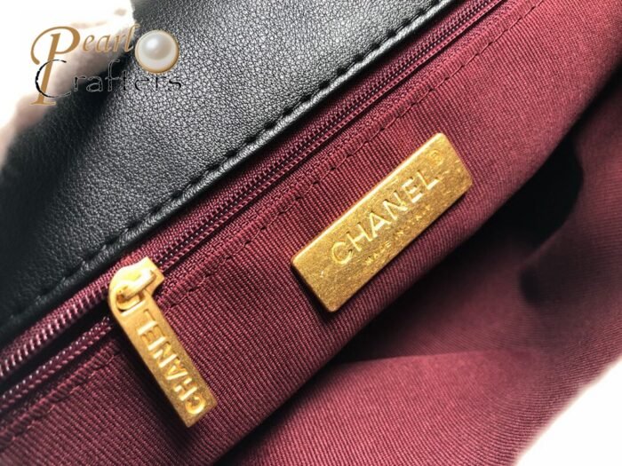 ⁦Chanel Lambskin Quilted Medium19 Flap Shoulder Bag Handbag⁩ - الصورة ⁦7⁩