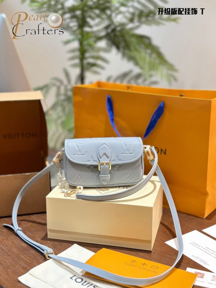 Louis Vuitton Mini Diane Shoulder Bag Handbag - Image 4