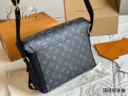 ⁦Louis Vuitton Messenger Bag Shoulder Bag Handbag⁩ - الصورة ⁦5⁩