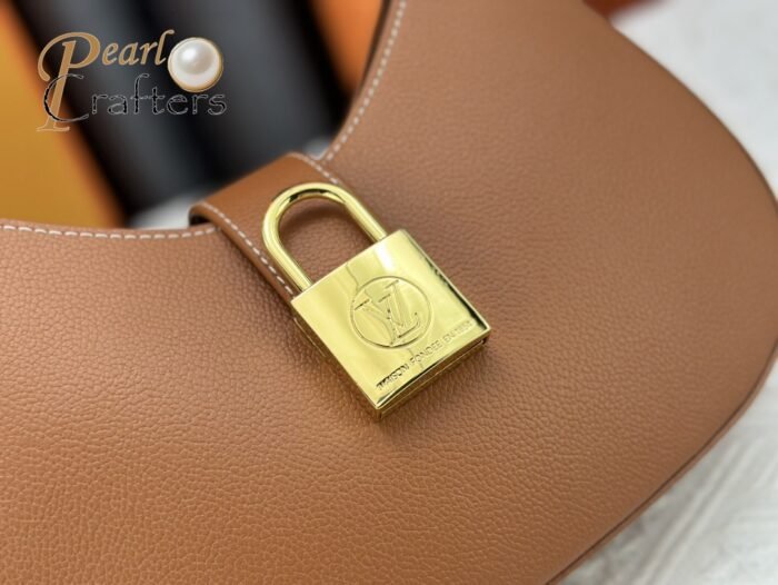 ⁦Louis Vuitton LOW KEY SHOULDER BAG M24611 M24885 M24990 Shoulder Bag Handbag⁩ - الصورة ⁦6⁩