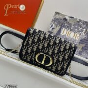 ⁦DIOR 30 Montaigne Canvas Shoulder Bag⁩ - الصورة ⁦2⁩