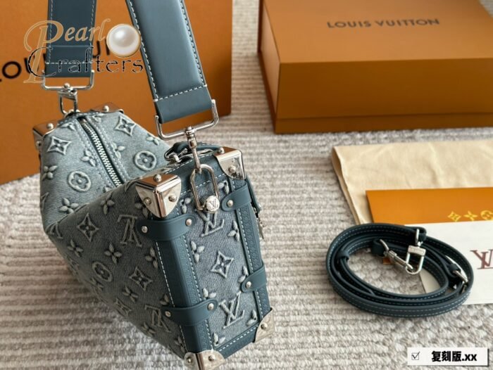 ⁦Louis Vuitton Denim Soft Trunk Shoulder Bag Handbag⁩ - الصورة ⁦3⁩