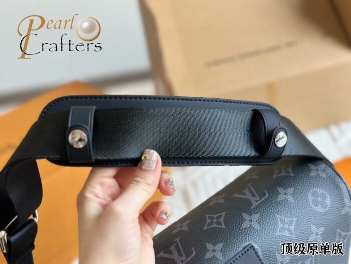 ⁦Louis Vuitton Messenger Bag Shoulder Bag Handbag⁩ - الصورة ⁦4⁩