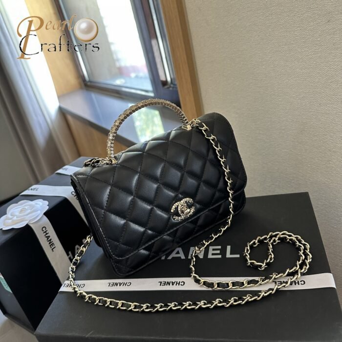 ⁦Chanel  Fortune Pearl-Handle Bag⁩ - الصورة ⁦10⁩
