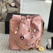 ⁦Chanel 22 garbage Bag Mini Handbag Shiny Lambskin Jewelry Charm Shoulder Bag⁩ - الصورة ⁦5⁩