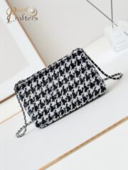 ⁦Chanel 10A Handbag Shoulder Bag Top Mirror Quality Version CHANEL CF AS4297⁩ - الصورة ⁦5⁩