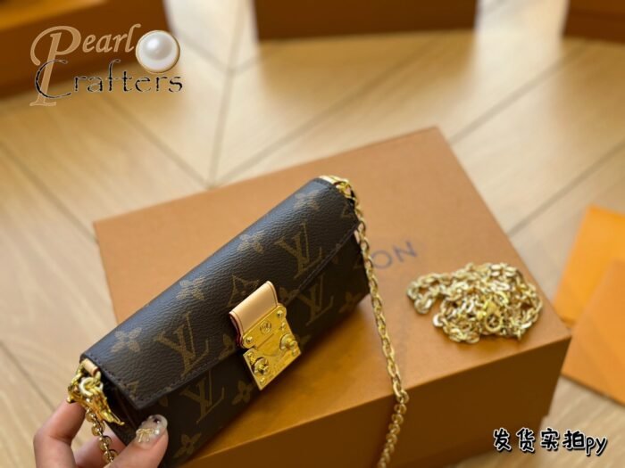 Louis Vuitton Mini Bitsy Pouch Shoulder Bag Handbag - Image 3