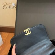 ⁦Chanel-mini-flap-bag-with-enamel-handle⁩ - الصورة ⁦14⁩