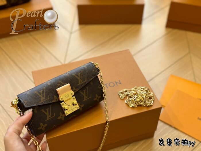 Louis Vuitton Mini Bitsy Pouch Shoulder Bag Handbag - Image 4