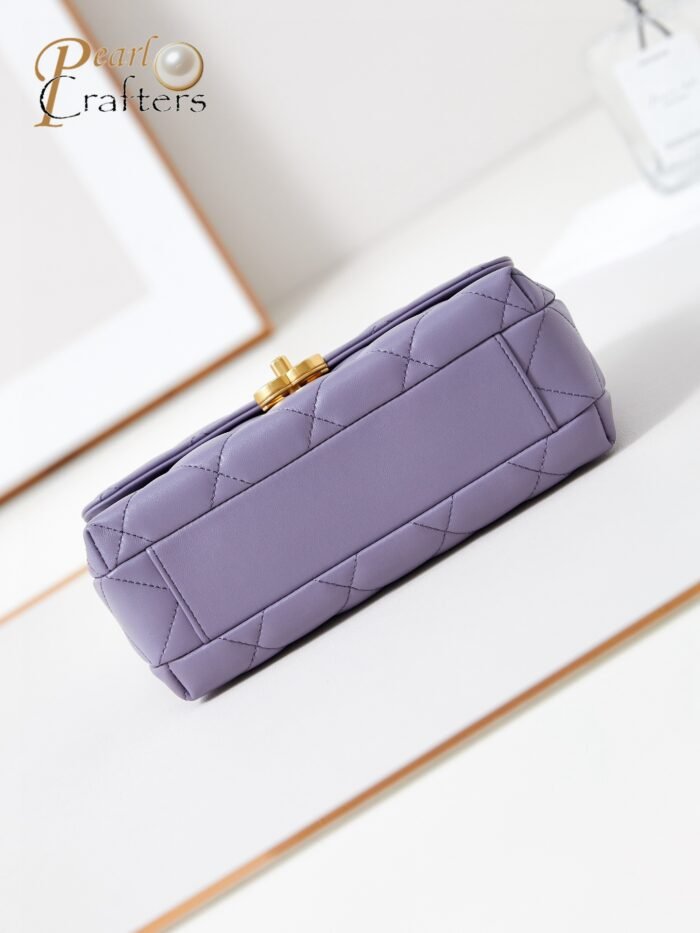 ⁦Chanel 10A Handbag Shoulder Bag Top Mirror Quality Version CHANEL AS5011⁩ - الصورة ⁦6⁩