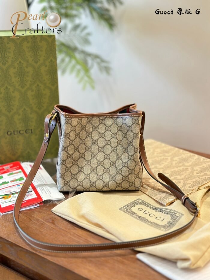 Gucci Tote Bag Handbag Shoulder Bag - Image 1