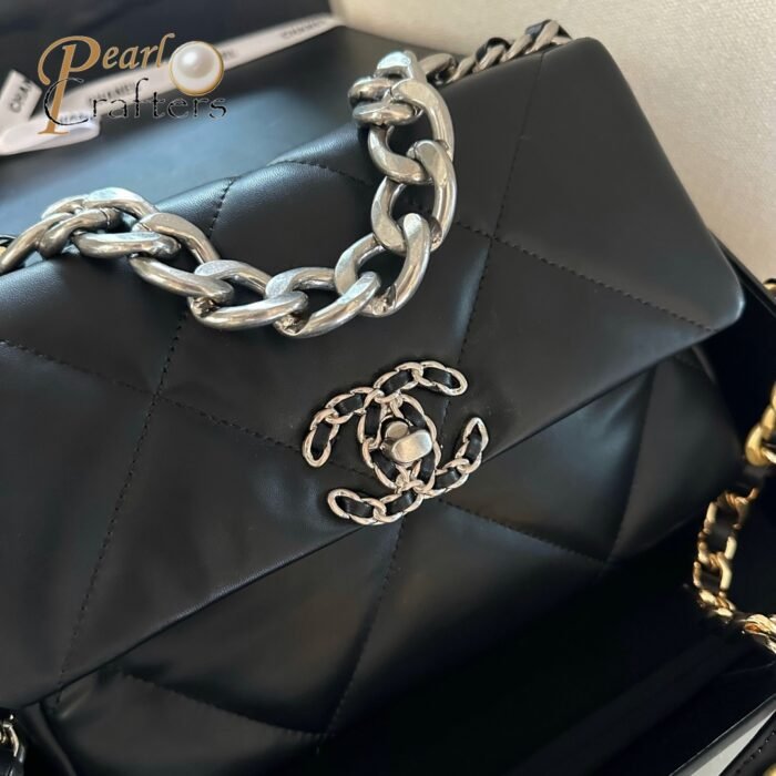 ⁦CHANEL 19 Flap Bag Chain Strap Shoulder Bag 0⁩ - الصورة ⁦16⁩