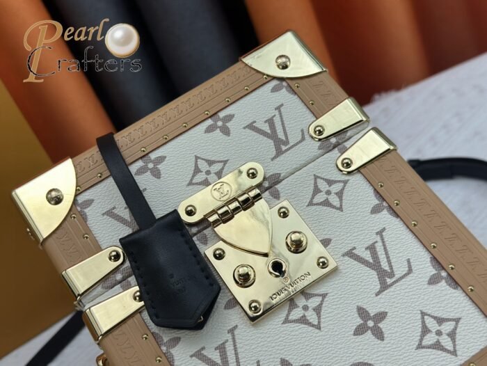 ⁦Louis Vuitton The Camera Box M10079 Shoulder Bag Handbag⁩ - الصورة ⁦6⁩