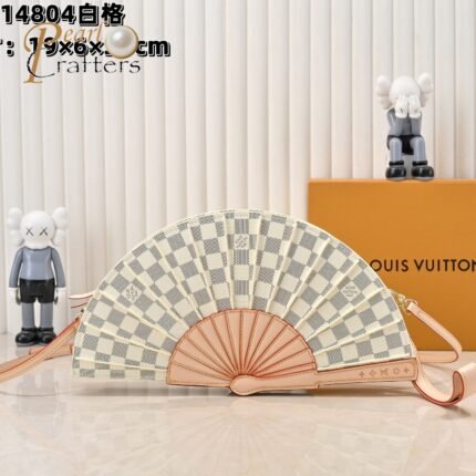 Louis Vuitton Fan bag M14804