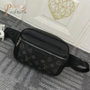 ⁦Louis Vuitton LV Outdoor Messenger Bag⁩ - الصورة ⁦2⁩