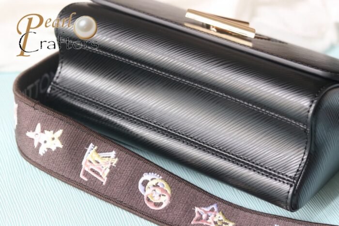 Louis Vuitton LV Twist Shoulder Crossbody Handbag M23389 - Image 6