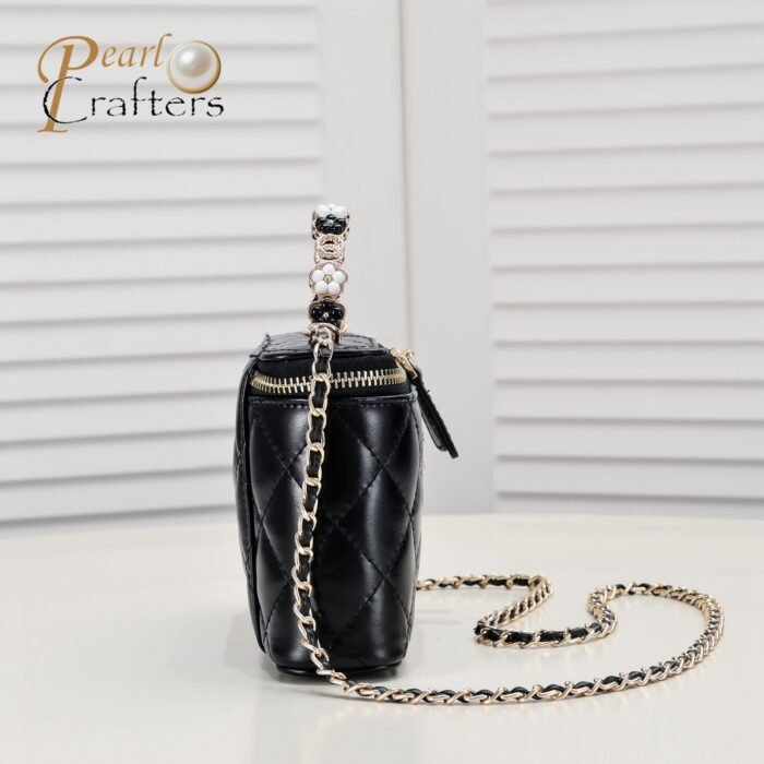 ⁦Chanel 23K Petal Metal Handle Shoulder Bag Handbag⁩ - الصورة ⁦2⁩