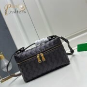 ⁦Bottega Veneta Intrecciato Mini Shoulder Crossbody Cosmetic Bag⁩ - الصورة ⁦5⁩