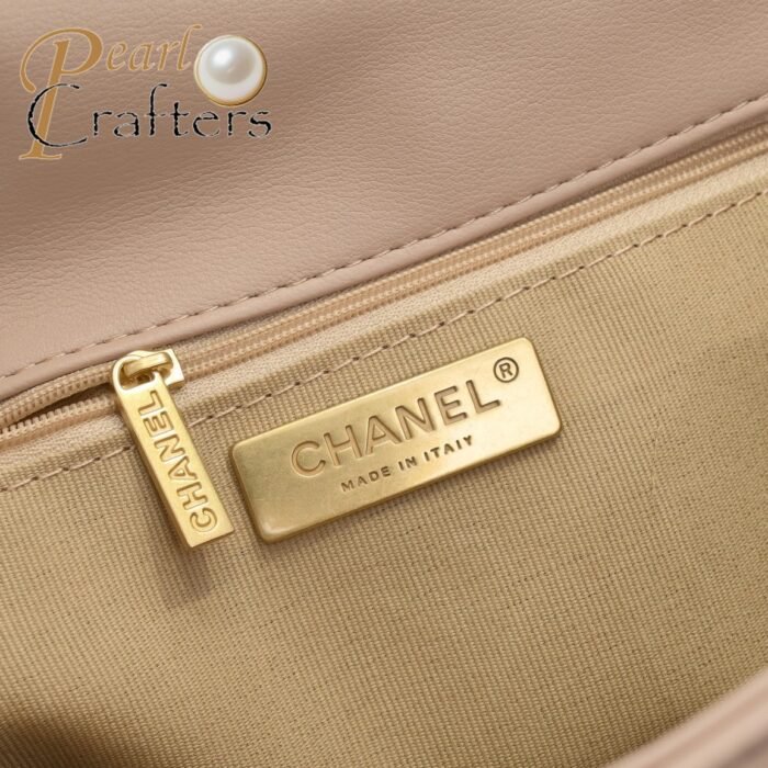 Chanel Lambskin Quilted Small 19 Flap Shoulder Bag Handbag - Image 9