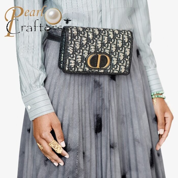 ⁦DIOR 30 Montaigne Canvas Shoulder Bag⁩ - الصورة ⁦3⁩