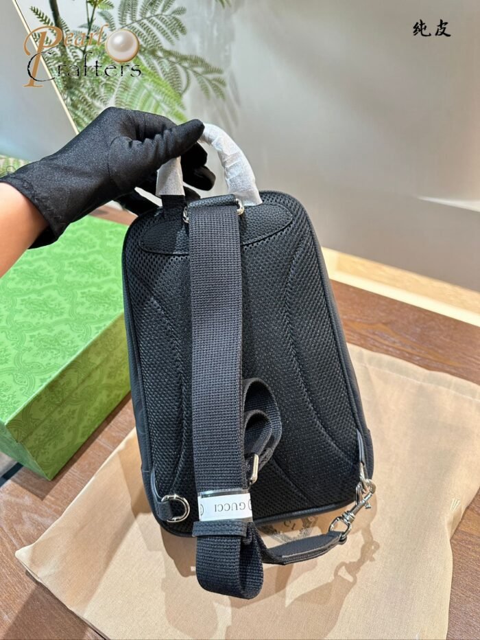 Gucci Cross Body Bag - Image 4