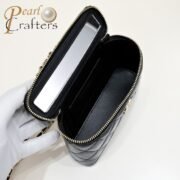 ⁦Chanel 23K Petal Metal Handle Shoulder Bag Handbag⁩ - الصورة ⁦8⁩