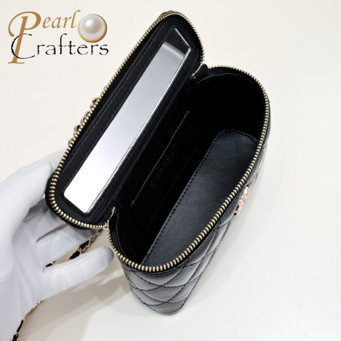 ⁦Chanel 23K Petal Metal Handle Shoulder Bag Handbag⁩ - الصورة ⁦8⁩